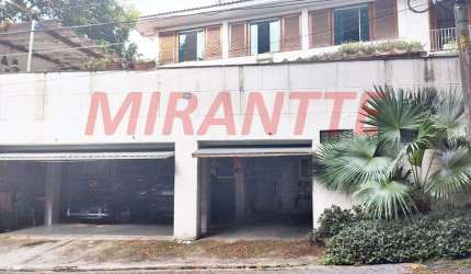 Sobrado de 440m² com 5 quartos em Jardim Floresta