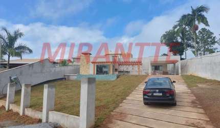 Cond. fechado de 168m² com 3 quartos em Centro