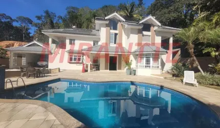 Cond. fechado de 400m² com 3 quartos em Serra da Cantareira