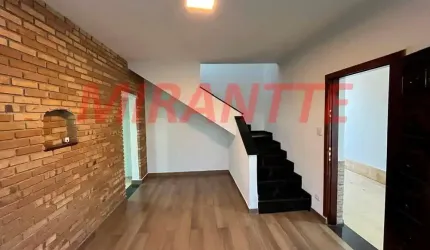 Sobrado de 100m² com 3 quartos em Água Fria