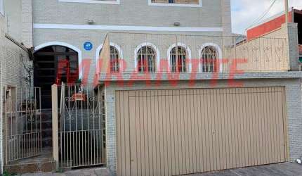 Sobrado de 350m² com 4 quartos em Jardim Neila