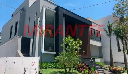 Cond. fechado de 950m² com 5 quartos em Tucuruvi