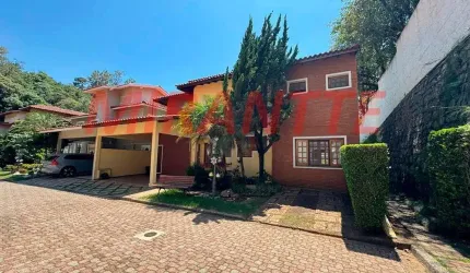 Cond. fechado de 270m² com 5 quartos em Tremembe