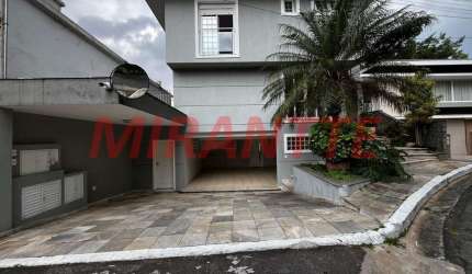 Cond. fechado de 450m² com 4 quartos em Santana