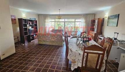 Sobrado de 222m² com 3 quartos em Tremembe