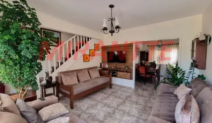 Cond. fechado de 127m² com 3 quartos em Água Fria