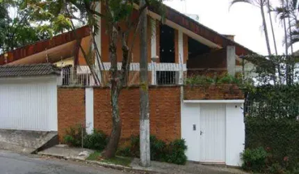 Sobrado de 323m² com 4 quartos em Jardim São Bento