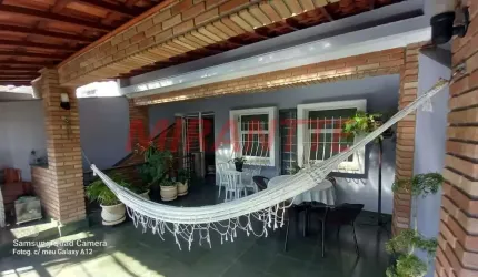 Sobrado de 211m² com 4 quartos em Tremembe