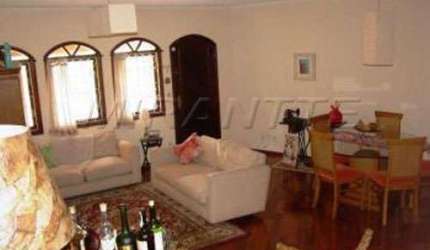 Sobrado com 3 quartos em Horto Florestal