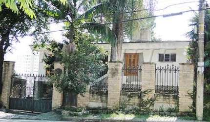 Terreno de 947m² em Jardim Bibi