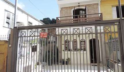 Sobrado de 220m² com 4 quartos em Santana