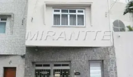 Sobrado de 105m² com 2 quartos em Santa Terezinha