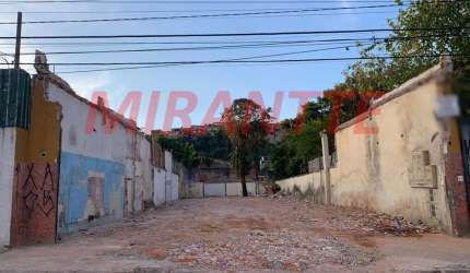 Terreno com 5 quartos em Vila Nilo