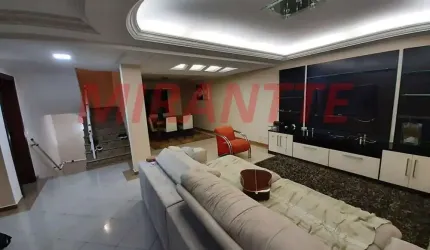 Sobrado de 450m² com 4 quartos em Barro Branco