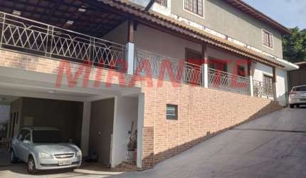 Casa terrea de 288m² com 3 quartos em Centro - Mairiporã
