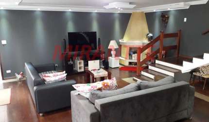 Sobrado de 150m² com 4 quartos em Jardim Guapíra