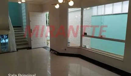 Sobrado de 228m² com 3 quartos em Água Fria