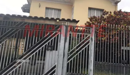 Sobrado de 170m² com 4 quartos em Santa Terezinha