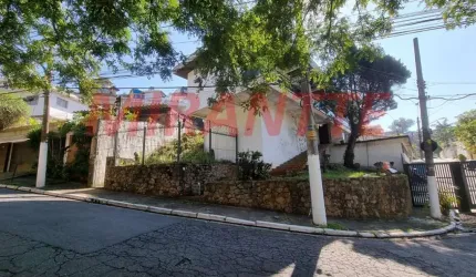 Sobrado de 330m² com 4 quartos em Jardim São Bento