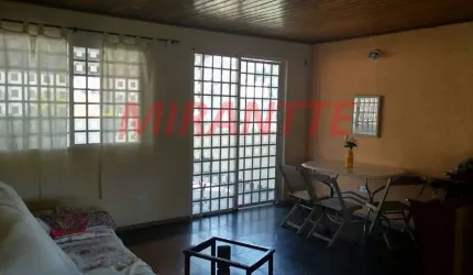 Sobrado com 3 quartos em Santa Terezinha