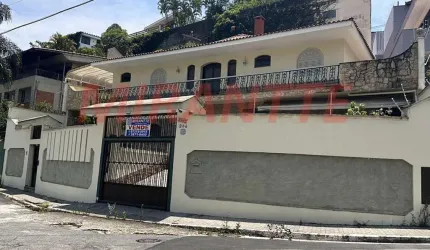 Sobrado de 424m² com 4 quartos em Jardim São Bento