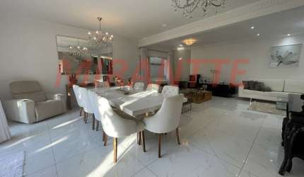 Sobrado de 318m² com 3 quartos em Horto Florestal