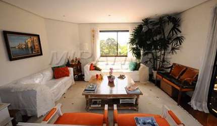 Apartamento de 193m² com 3 quartos em Água Fria