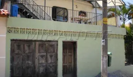 Sobrado de 200m² com 7 quartos em Santa Terezinha