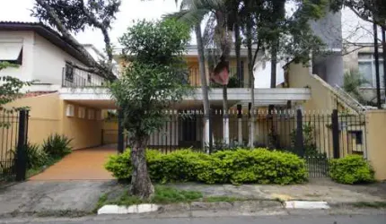 Sobrado de 420m² com 4 quartos em Vila Madalena