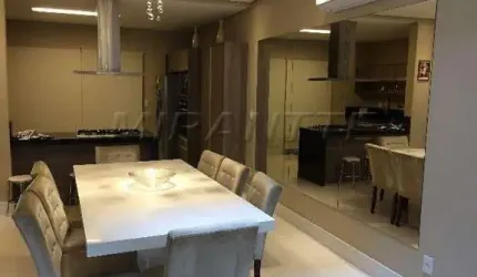 Sobrado de 135m² com 3 quartos em Vila Carbone