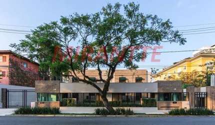 Cond. fechado de 437m² com 3 quartos em Alto de Pinheiros