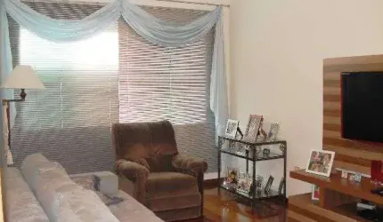 Sobrado de 290m² com 3 quartos em Jardim São Paulo