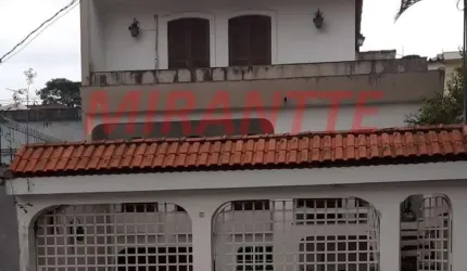 Sobrado de 200m² com 3 quartos em Água Fria