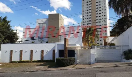 Cond. fechado de 237m² com 3 quartos em Vila Albertina