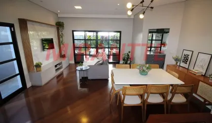 Sobrado de 260m² com 4 quartos em Jardim Floresta