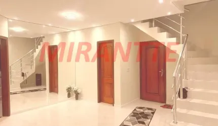 Sobrado de 300m² com 4 quartos em Jardim Guapíra