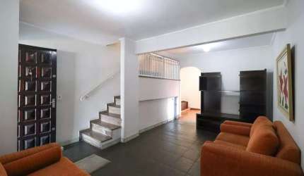 Sobrado de 142m² com 4 quartos em Jaçana