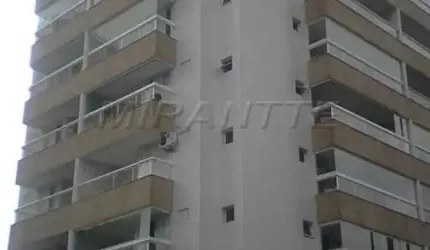 Apartamento de 70m² com 2 quartos em CENTRO