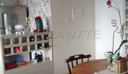 Apartamento de 83m² com 3 quartos em CENTRO