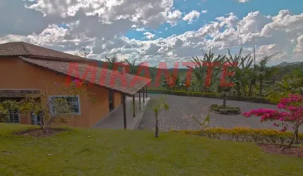 Chácara de 723m² com 8 quartos em Portão
