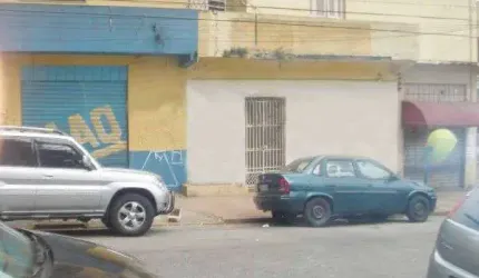 Comercial de 374m² em Santana