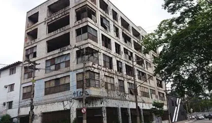 Comercial de 2500m² em Bom Retiro