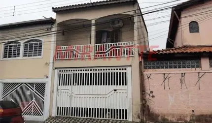 Sobrado de 125m² com 4 quartos em Jardim Jovaia