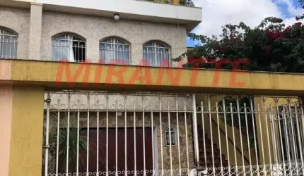 Sobrado de 250m² com 3 quartos em Vila Galvão