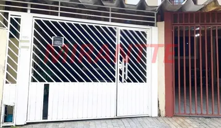 Sobrado de 216m² com 3 quartos em Jardim Santa Mena