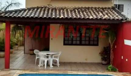 Sobrado de 172m² com 3 quartos em Suarão
