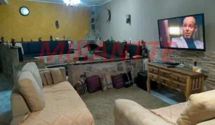 Sobrado de 320m² com 2 quartos em Centro - Mairiporã