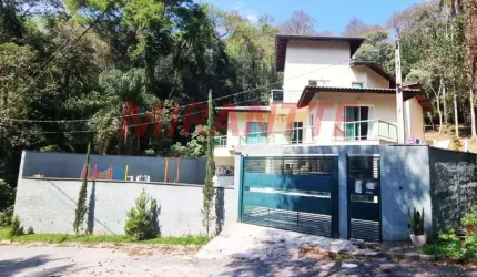 Sobrado de 400m² com 4 quartos em Serra da Cantareira