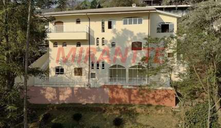Sobrado de 913m² com 4 quartos em Água Branca