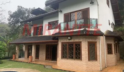 Sobrado de 360m² com 3 quartos em Serra da Cantareira